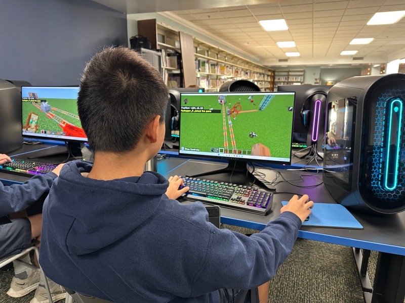 Minecraft Challenge in Computer Lab