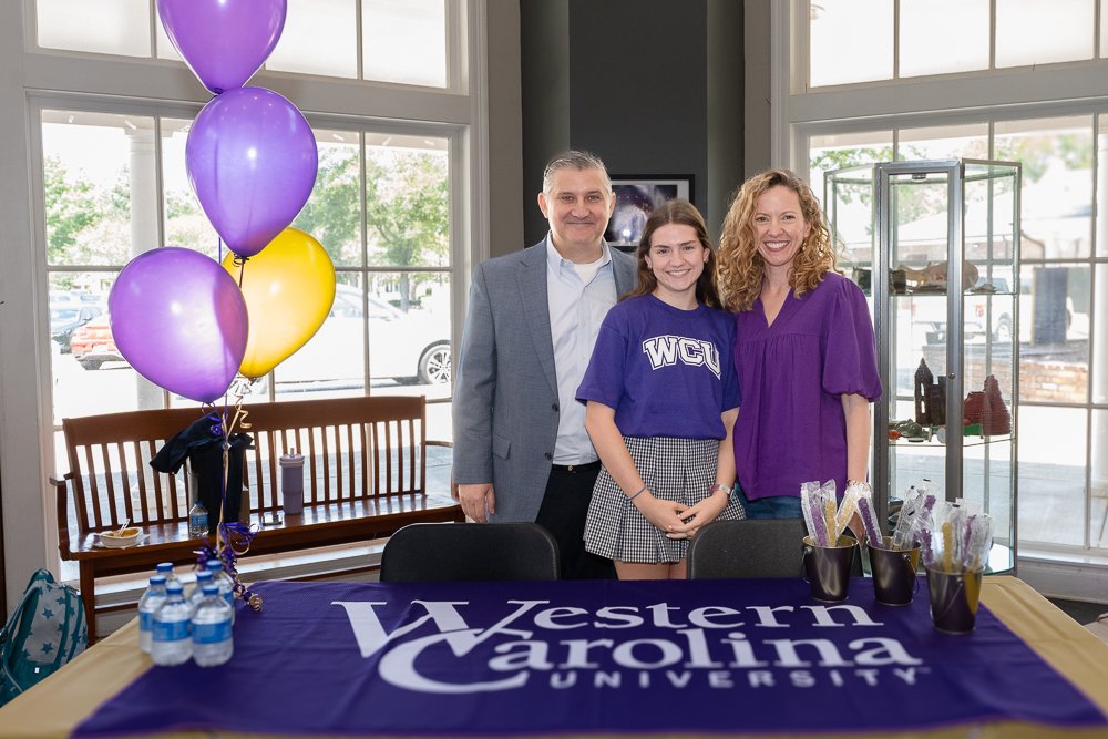 Maddie at art signing day