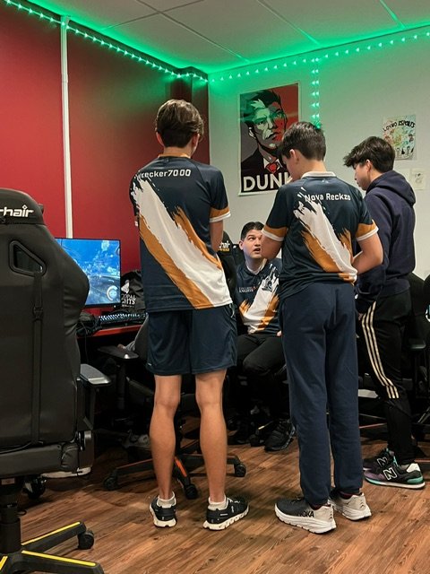 esports team huddle