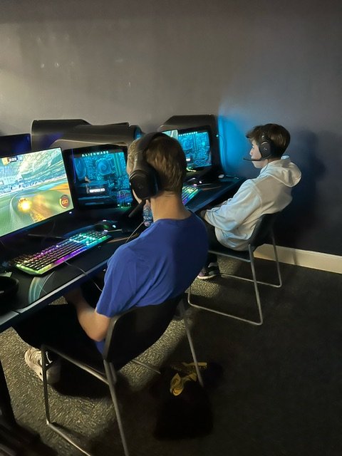 esports team playing