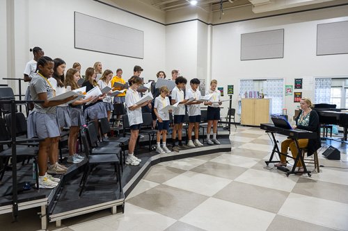 Middle School choir members