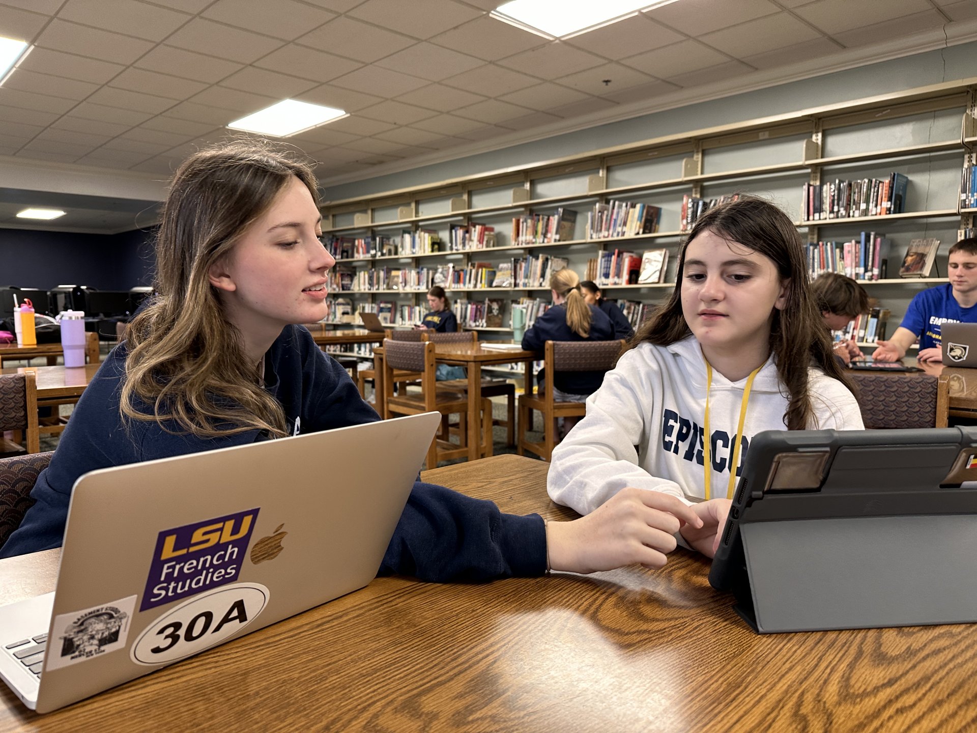 Students in Academic Resource Center