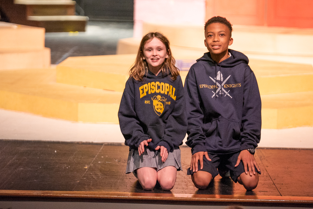 Two student singing during the practice of Aladdin